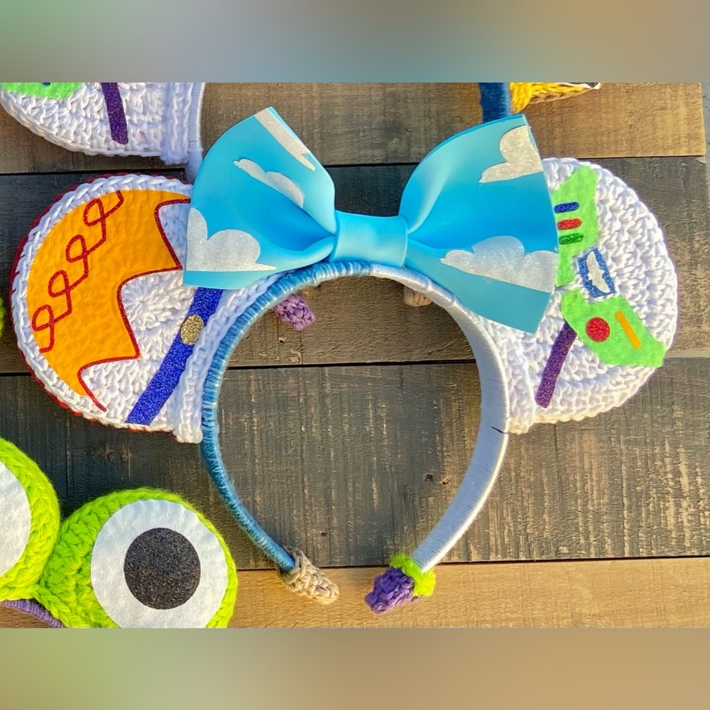 Crochet Disney Inspired Jessie and Buzzlightyear